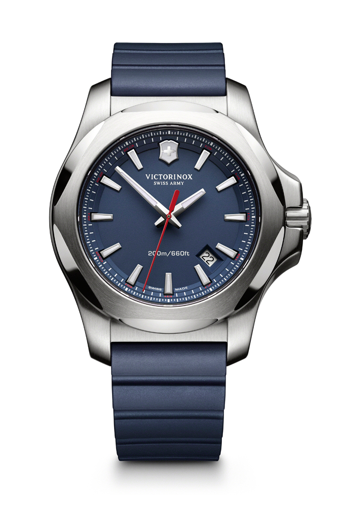 Victorinox Swiss Army I.N.O.X. in Navy Blue - review on The Man Has Style