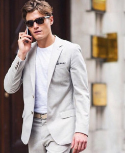 Oliver Cheshire in Reiss