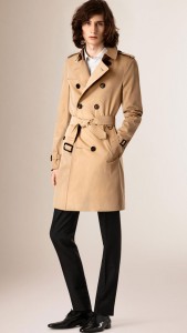 The Chelsea Heritage Trench Coat from Burberry in Beige now comes with optional embroidered monogram with your initials